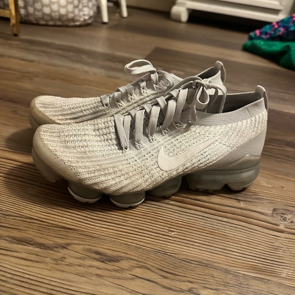 Nike Air Vapor Max Shoes White/Grey size 8.5